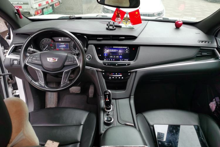 Used Cadillac XT5 2020 28T Luxury Version Center Console