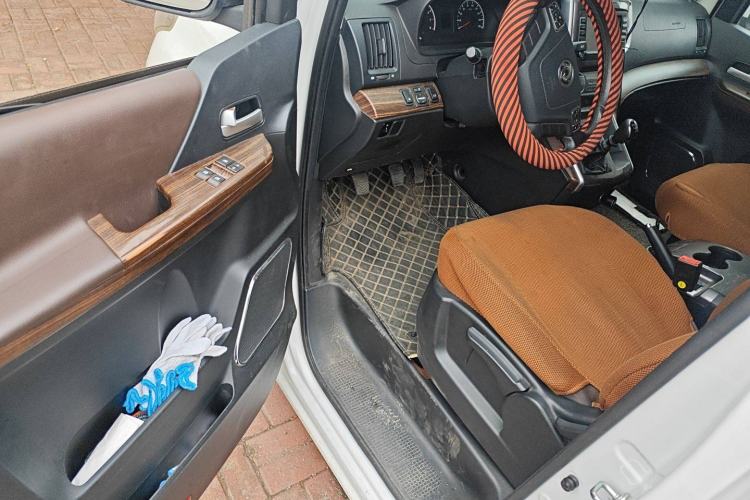 Used FORTHING Lingzhi PLUS 2021 2.0L Manual Luxury 7-Seater