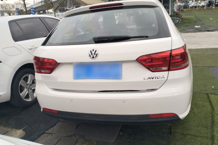 Used Volkswagen Gran Lavida 2013 1.6L Manual Comfort Model