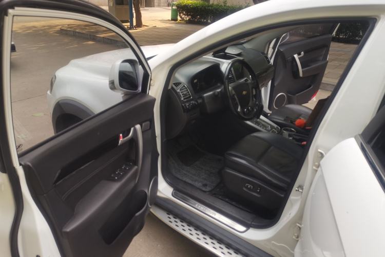 Used Chevrolet Captiva 2015 2.4L 4x4 Flagship Edition 7-Seater Driver Seat