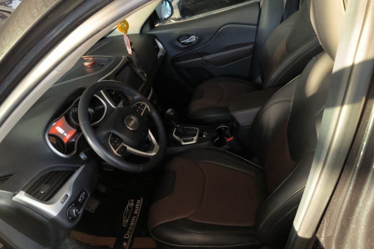 Used Jeep Cherokee 2017 2.0L Superior Edition