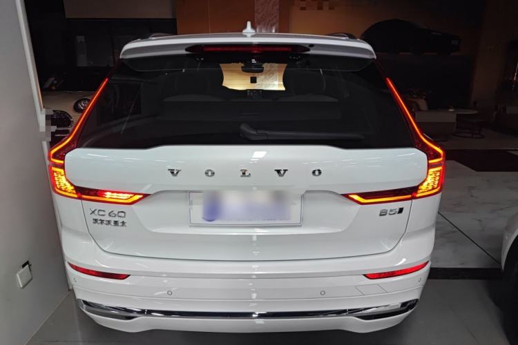 Used Volvo XC60 2026 B5 4x4 Smart Luxury Edition