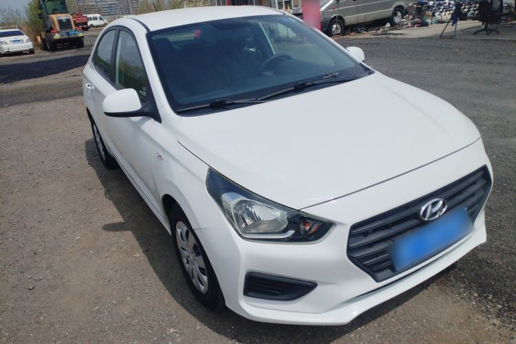 Used Hyundai Verna (older generation) 2017 1.4L Manual Refreshed Version China V Standard Front Right 45 Deg