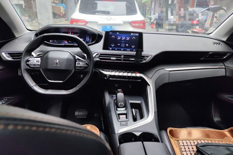 Used Peugeot 4008 2018 350THP Elite Edition Center Console