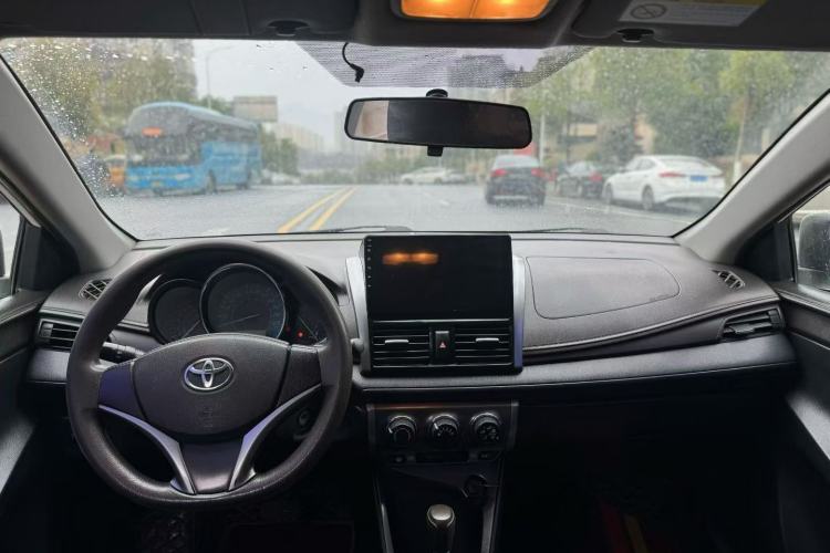 Used Toyota YARiS L Zhi Xuan 2015 1.5E Automatic Charm Edition
