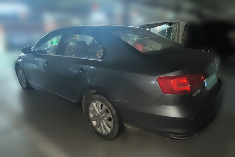 Used Volkswagen Sagitar 2015 1.6L Manual Comfort Model