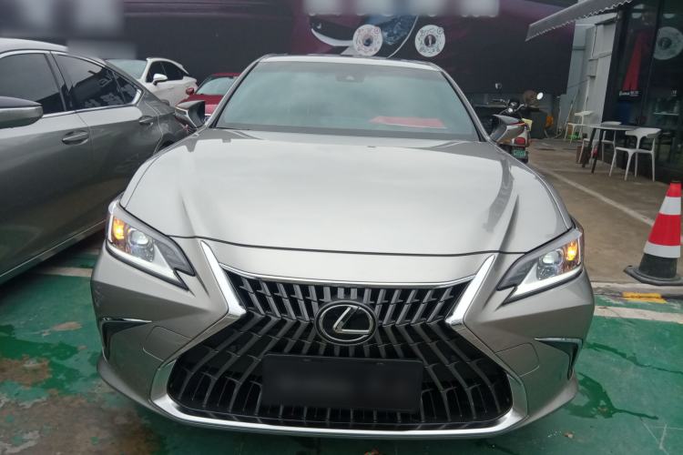Used Lexus ES 2021 200 Excellence Edition

