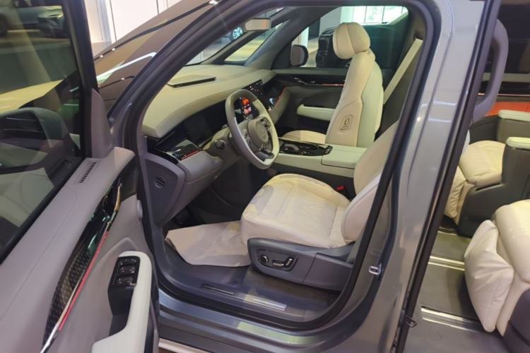Used Zeekr 009 2024 7-Seater Aisle Version 108 kWh