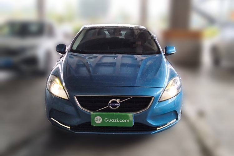 Used Volvo V40 2015 1.6T Zhiya Edition