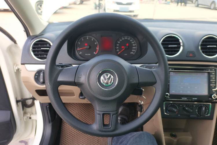 Used Volkswagen Jetta 2015 1.6L Manual Comfort Model
