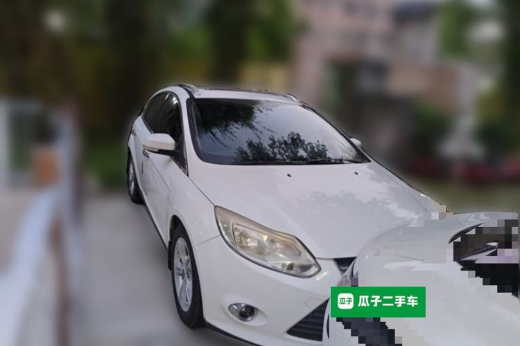 Used Ford Focus 2012 Hatchback 1.6L Automatic Fashion Edition Front Right 45 Deg