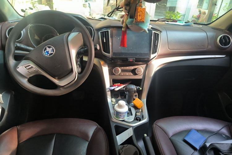 Used Venucia T70X 2015 2.0L CVT SmartFun Sport Edition