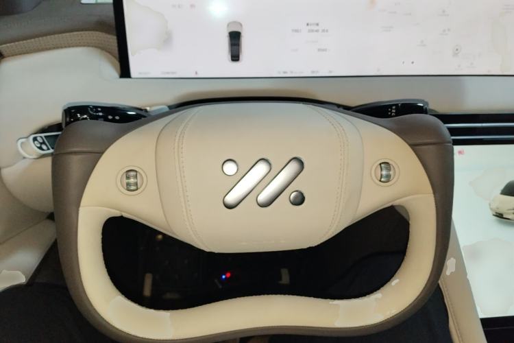 Used IM LS7 2023 90 kWh Elite All-Wheel-Drive Version
