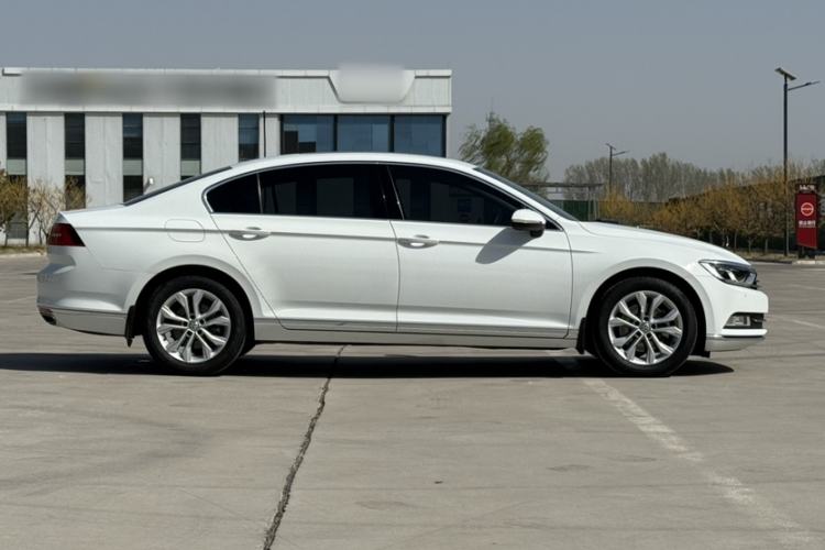 Used Volkswagen Magotan 2018 330TSI DSG Luxury Model Exterior 6