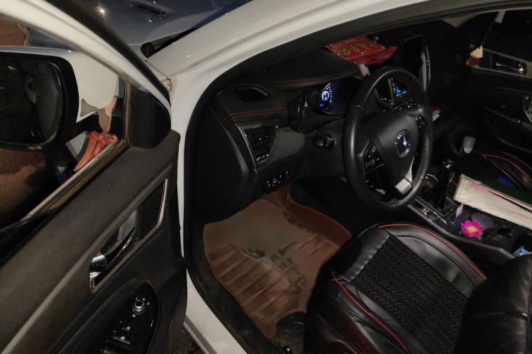 Used CHANGAN CS75 2017 Shangku Edition 1.5T Manual ZhiXiang Model Driver Seat