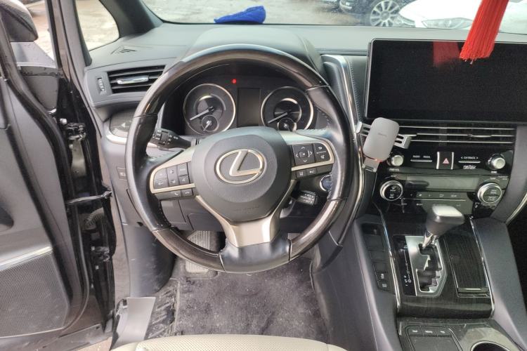 Used Lexus LM 2020 300h Four-Seat Grand Edition
