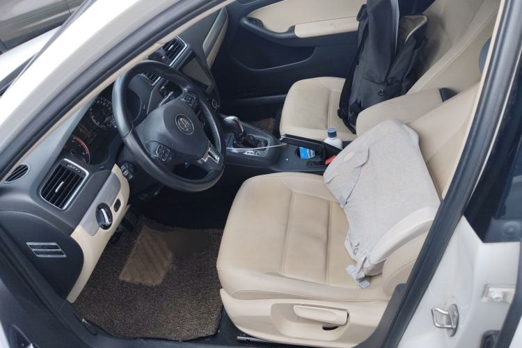 Used Volkswagen Sagitar 2014 Revised Version 1.4TSI Automatic Luxury Edition Left Front Seat