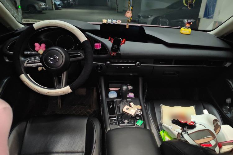 Used Mazda 3 Axela 2020 1.5L Automatic Zhiyue Sunroof Version Center Console