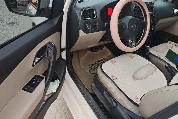 Used Volkswagen Polo 2013 1.6L Automatic Luxury Edition Driver Seat