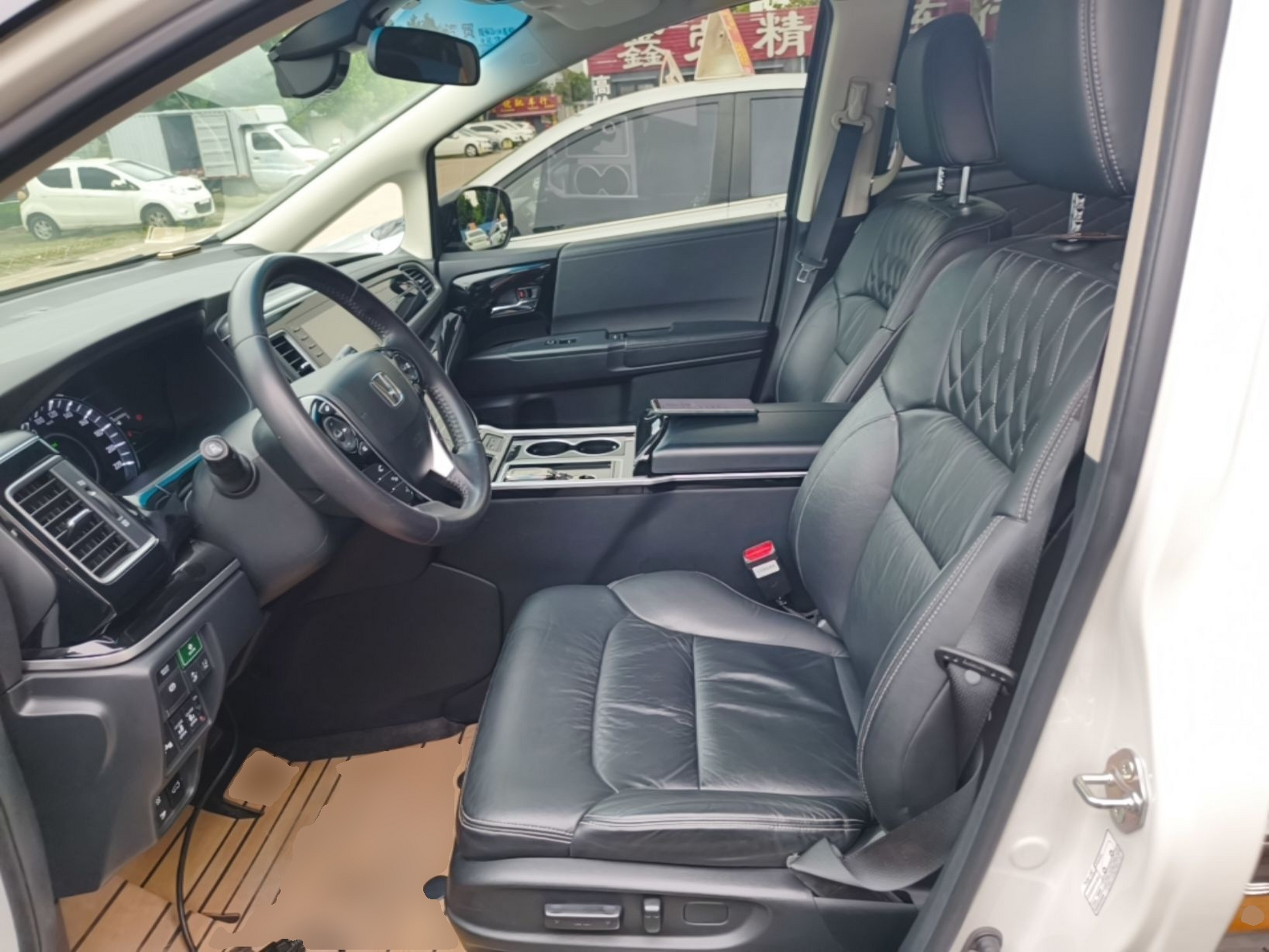 Vordere Reihe im Auto