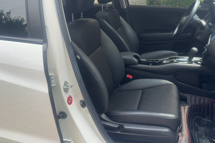 Used Honda Vezel 2020 1.5L CVT Pioneer Edition Right Front Seat