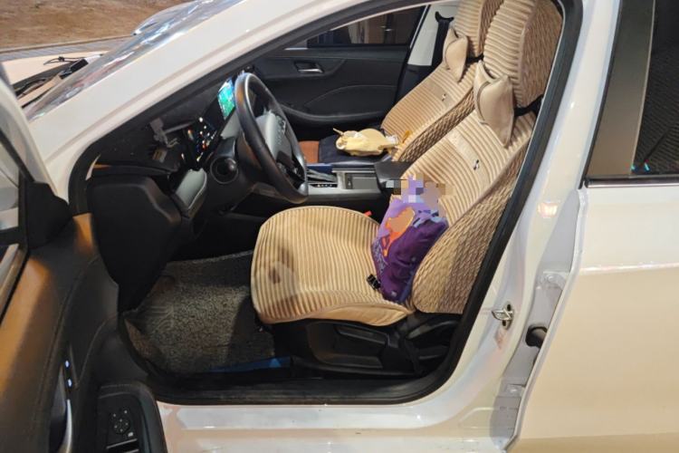 Used Roewe i5 2023 1.5L CVT Luxury Edition
