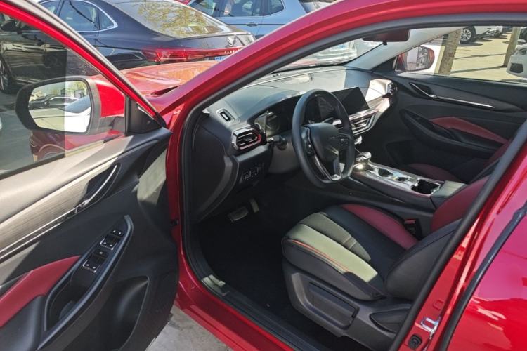 Used CHANGAN OSHAN X5 2021 1.5T DCT Prestige Edition Driver Seat