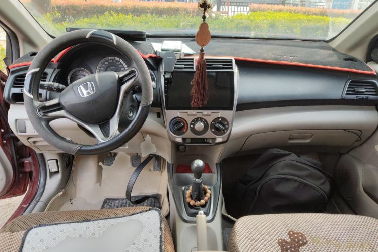 Used Honda City Classic 2012 1.5L manual Comfort version
