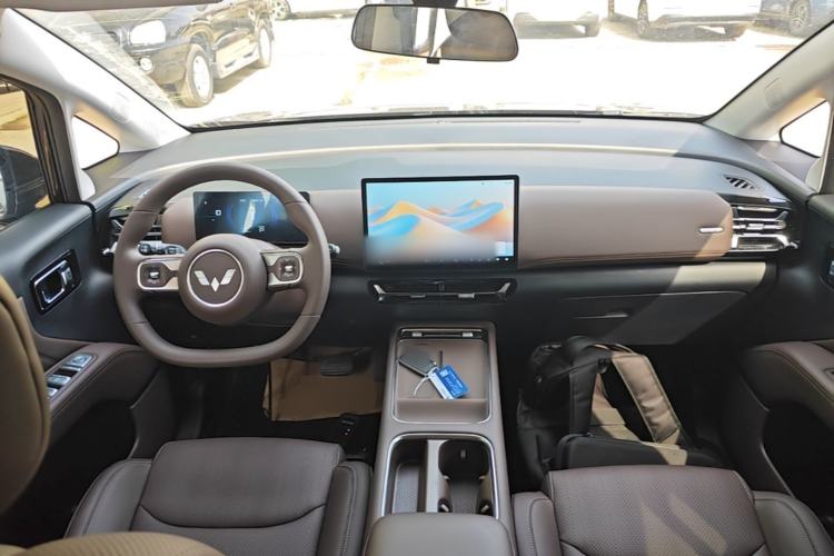 Used Wuling Starlight 730 2025 Model Pure Electric 500km Luxury Edition