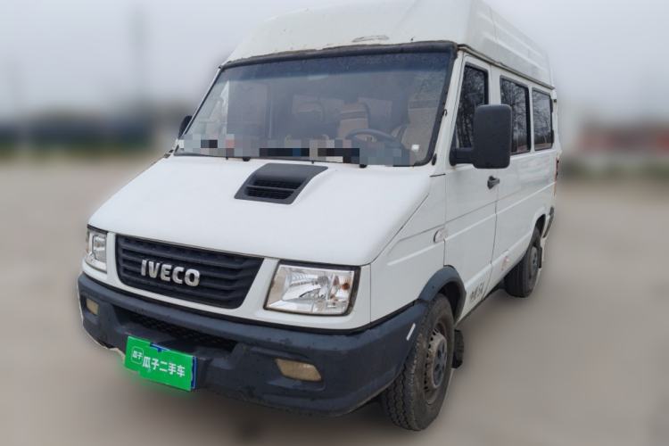 Used Iveco Daily 2017 2.5T A35 Passenger Van 5-7 Seats Model 47Z5