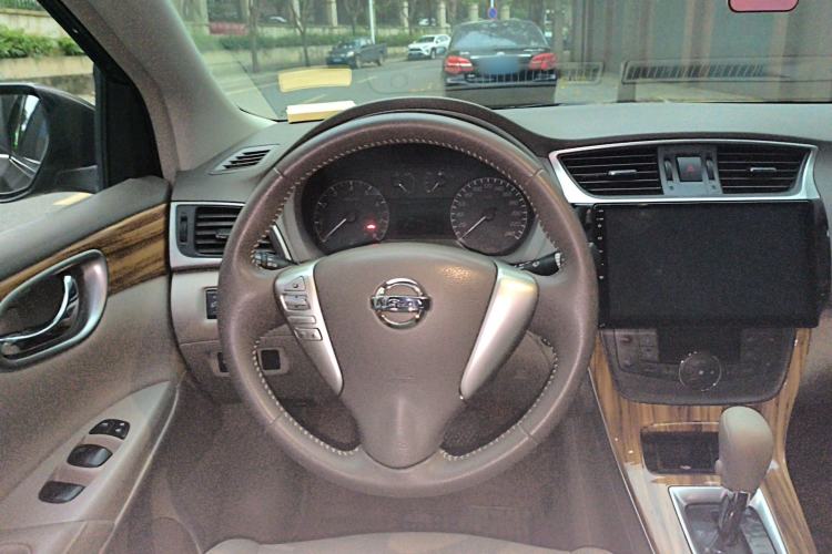 Used Nissan Sylphy 2014 1.6XV CVT Deluxe Edition Steering Wheel