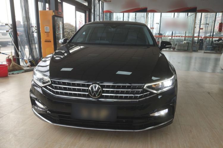 Used Volkswagen Magotan 2025 Zhongxiang Version 330TSI DSG Luxury Edition