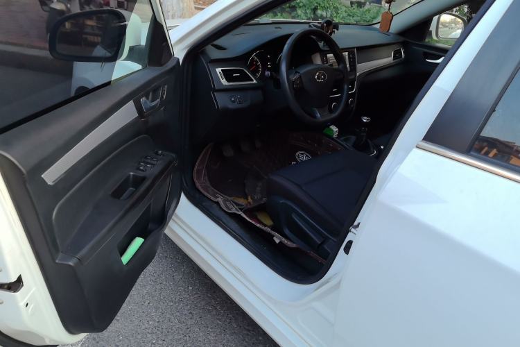 Used Bestune B30 2016 1.6L manual luxury version
