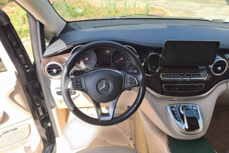 Used Mercedes-Benz V-Class 2018 V 260 Prestige Edition China VI
