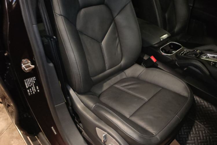 Used Porsche Cayenne 2013 3.6L automatic transmission U.S. specification Right Front Seat