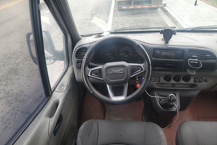 Used JMC Transit 2017 2.8T Commercial Version Short Wheelbase Mid-Roof 6/7/8-Seater JX493 Steering Wheel