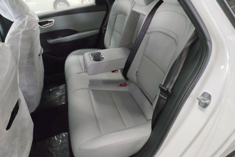 Used Roewe D6 2025 450km Deluxe Edition
