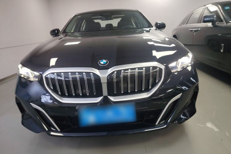 Used BMW 5 Series 2025 530Li Luxury Edition M Sport Package
