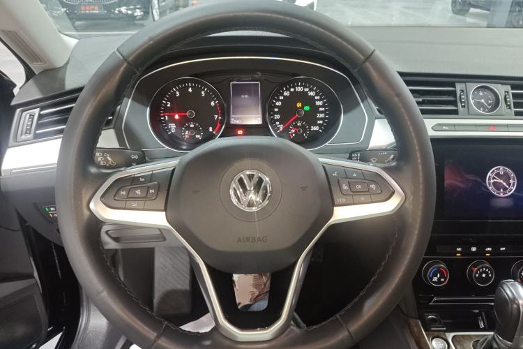 Used Volkswagen Magotan 2020 280TSI DSG Comfort Edition Steering Wheel
