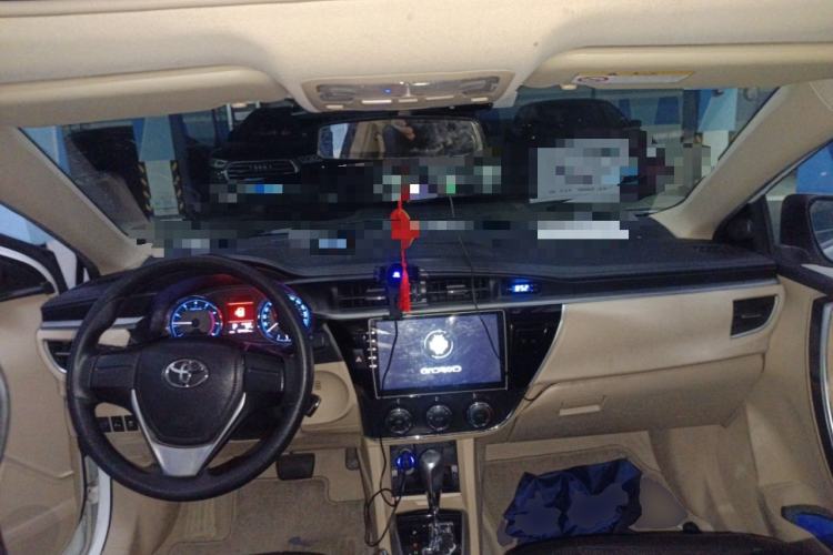 Used Toyota Corolla 2017 1.2T CVT GL-i Center Console