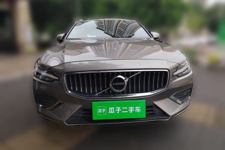 Used Volvo S60 2021 T4 Zhiyi Luxury Edition
