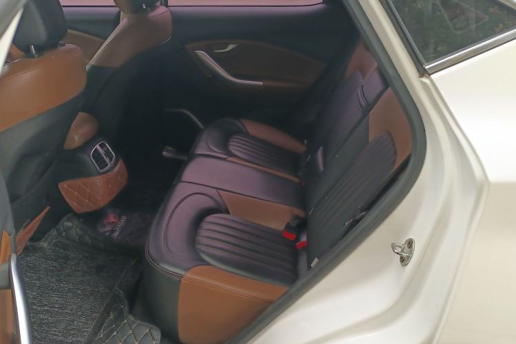 Used Soueast DX7 2015 1.5T Automatic Prestige Model Left Rear Seat