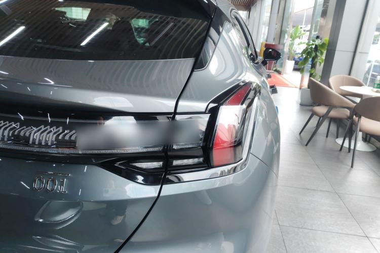 Used Zeekr 001 2022 Ultra-Long Range Single-Motor WE Version Right Rear Taillight