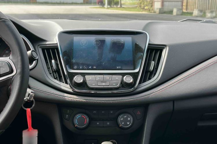 Used Chevrolet Monza 2020 Light Hybrid RS 330T Automatic Comfort Edition Interior 6