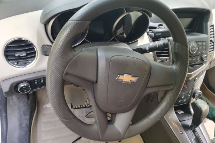 Used Chevrolet Cruze 2015 1.5L Classic SE AT Steering Wheel