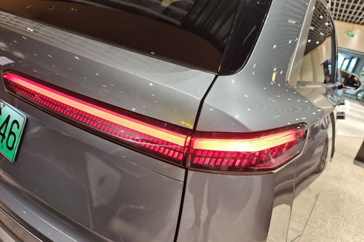 Used ONVO Luxeed L90 2025 Model—Max Six-Seater Version Exterior 3