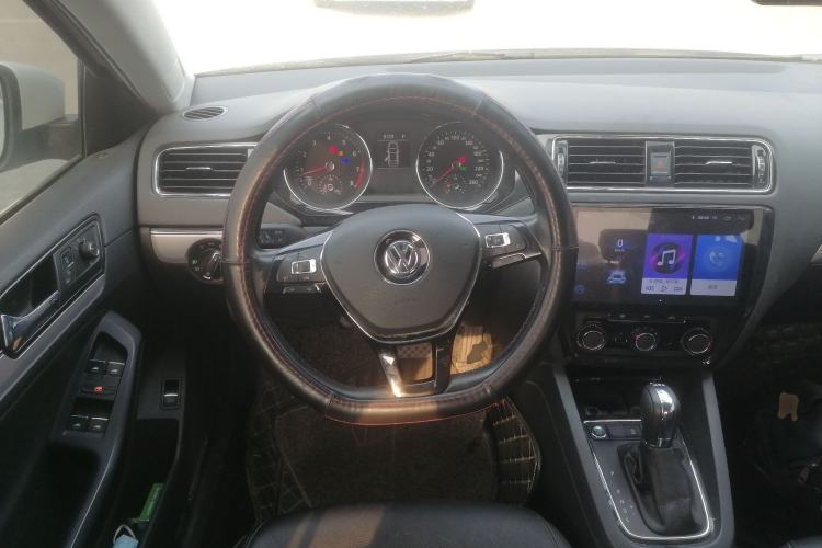 Used Volkswagen Sagitar 2018 280TSI DSG Comfort Model Steering Wheel