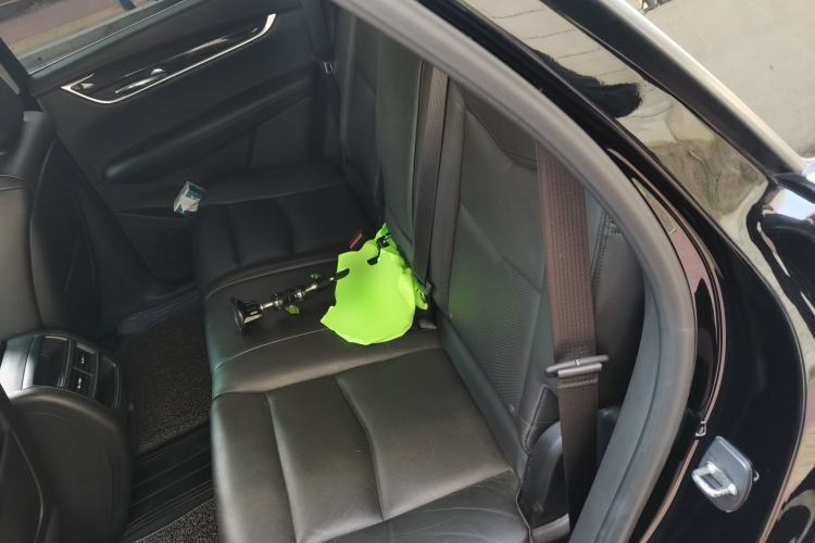 Used Cadillac XT5 2016 25T Luxury Model Left Rear Seat