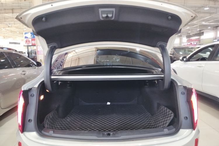 Used Hongqi E-QM5 2023 560km PLUS Trunk