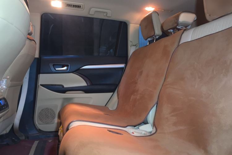 Used Toyota Highlander 2015 3.5L 4x4 Elite Edition 7-Seater Left Rear Seat